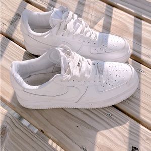 🔥 SALE! Nike Air Force 1 Low Top Sneakers - Men’s Size 7 UNISEX Basketball Shoe